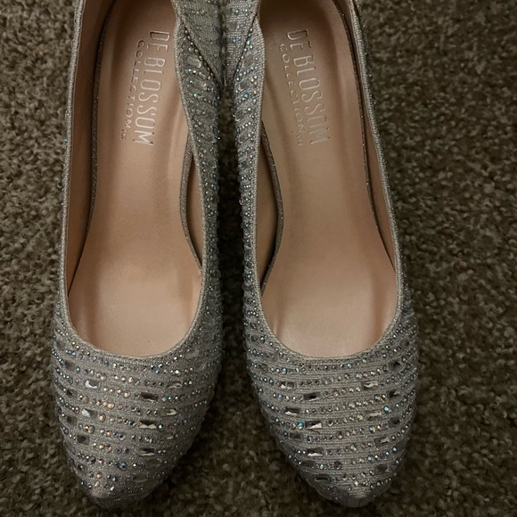 Heels - Picture 3 of 4